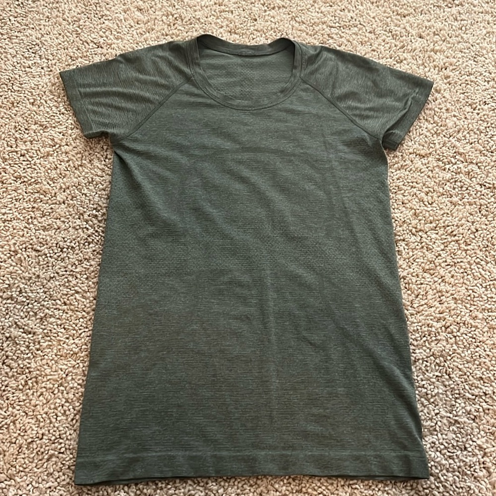 women’s lululemon swiftly tech tee